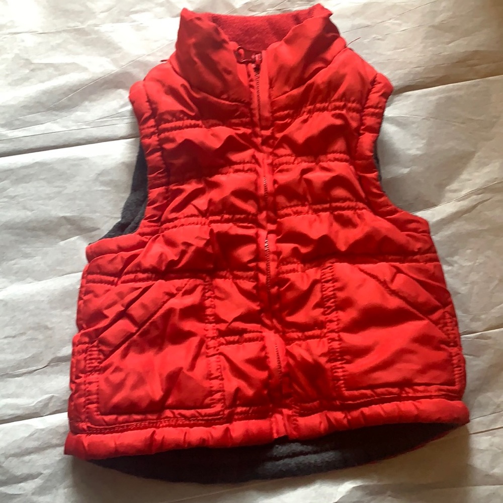 12 m red vest